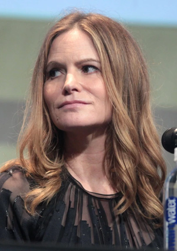 <strong>Jennifer Jason Leigh</strong>. Billede af Gage Skidmore.